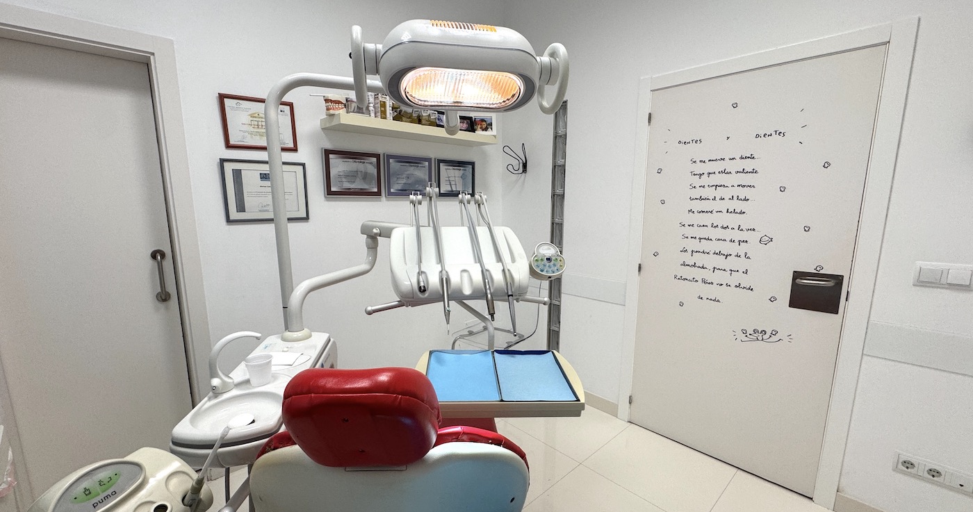 box en clinica dental Lopez y Calviño